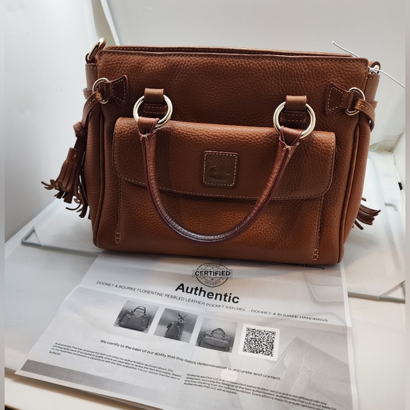 Dooney and Bourke Pepple grain leather Crossbody bag in very good condit… - Picture 8 of 12